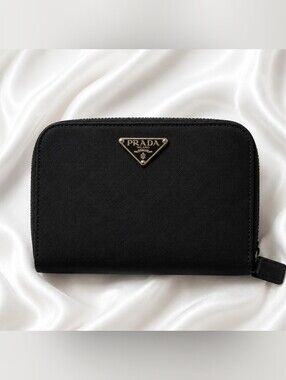 Prada Wallet (comes With Box)
